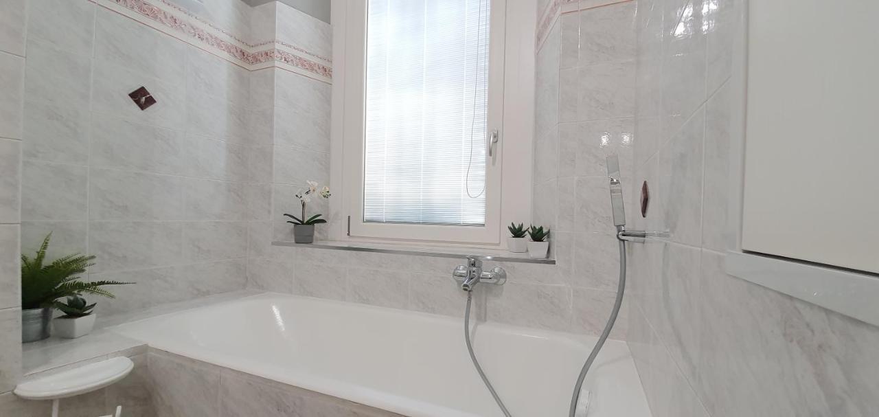 Charming Apartment Central Station Milan Bagian luar foto